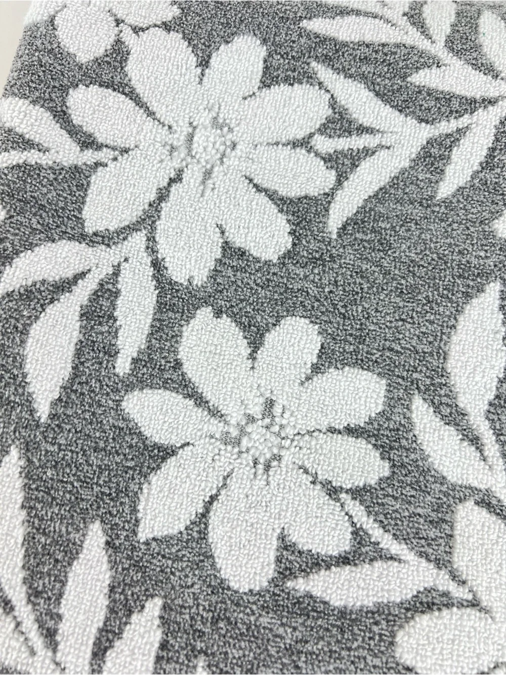Common Thread Bamboo Bath Towels Gray White Floral Soft Cotton Blend 2 Pc NEW